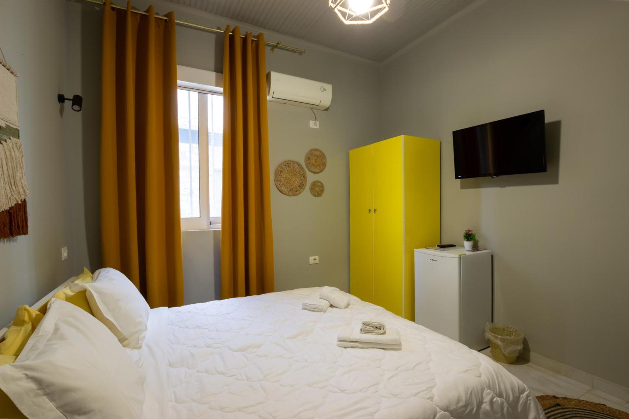 Jonian Boutique Hotel Saranda Szoba fotó